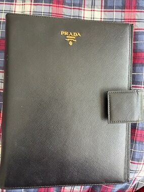 Authentic Prada black Saffiano leather 6 Ring A5 planner agenda organizer.